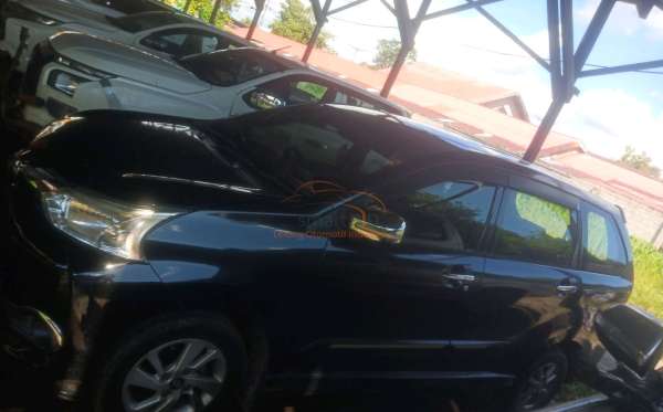 TOYOTA AVANZA