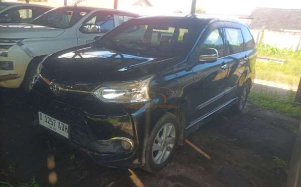 TOYOTA AVANZA