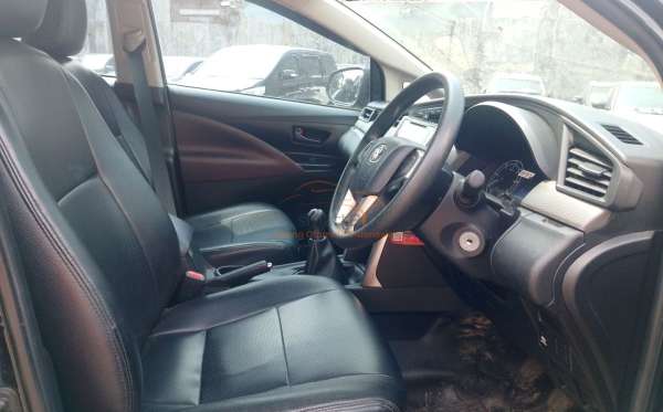 TOYOTA INNOVA 2.4 G