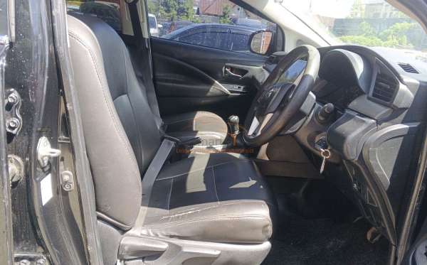 TOYOTA INNOVA