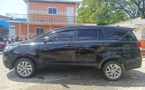 TOYOTA INNOVA