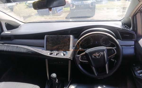 TOYOTA INNOVA
