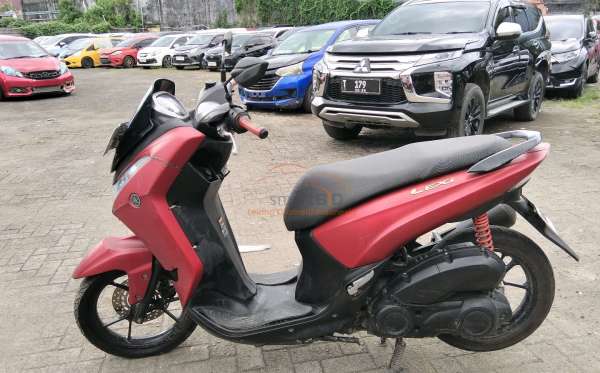 YAMAHA LEXI