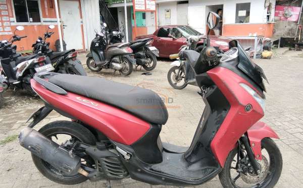 YAMAHA LEXI