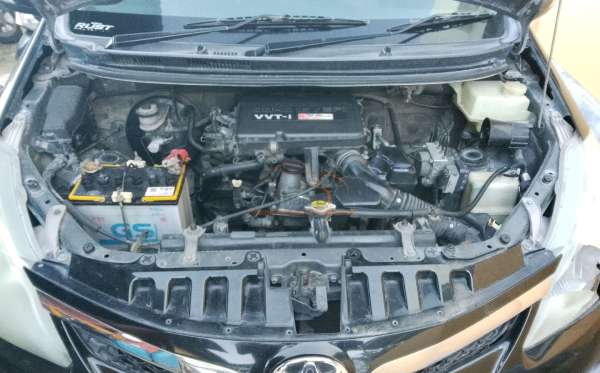 TOYOTA  AVANZA  VELOZ