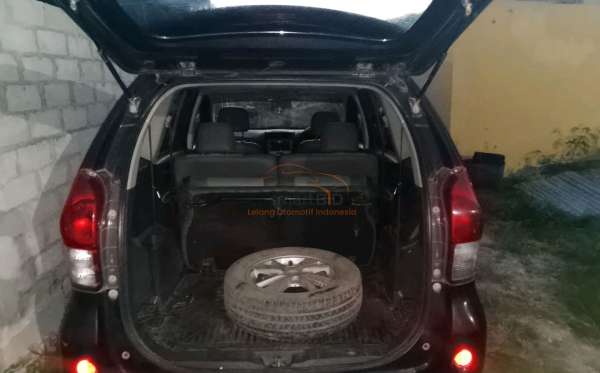 TOYOTA  AVANZA  VELOZ