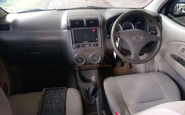 DAIHATSU XENIA