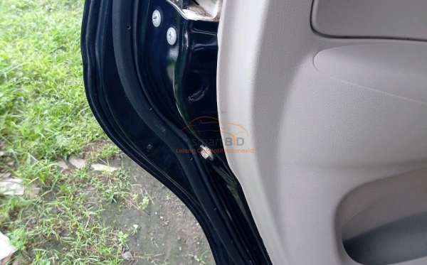DAIHATSU XENIA