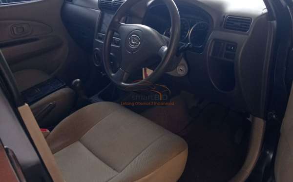 DAIHATSU XENIA