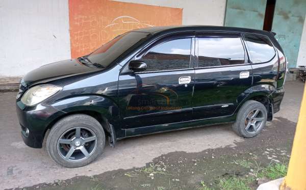 DAIHATSU XENIA