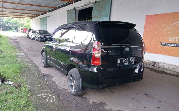 DAIHATSU XENIA