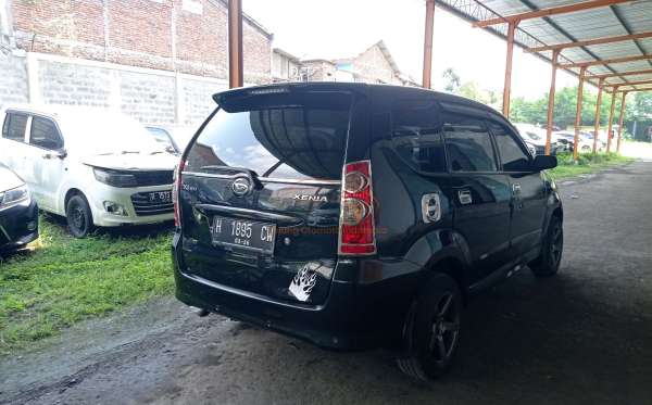 DAIHATSU XENIA