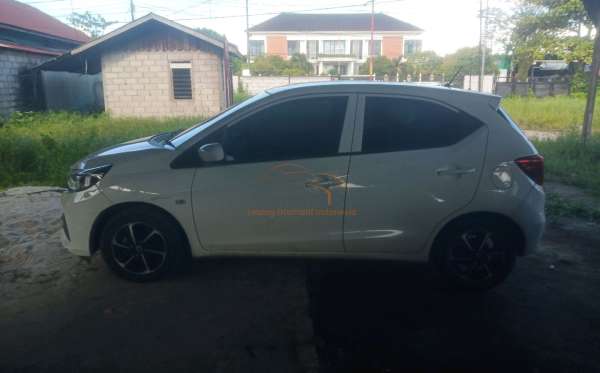 HONDA  BRIO  SATYA E