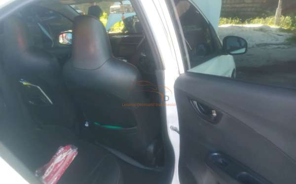 HONDA  BRIO  SATYA E