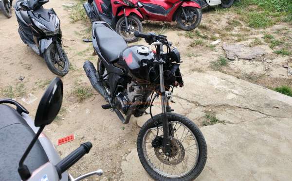 HONDA CB 150 Verza