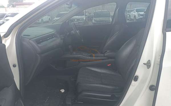 HONDA HRV RU1 1.5 E