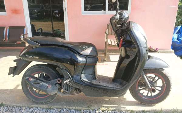 HONDA SCOOPY CW