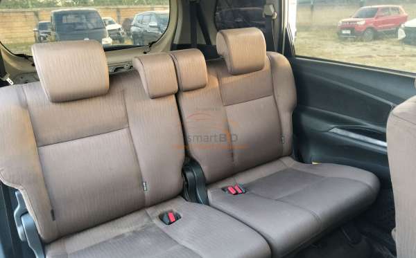 TOYOTA AVANZA