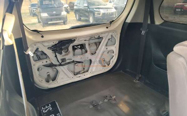 TOYOTA AVANZA