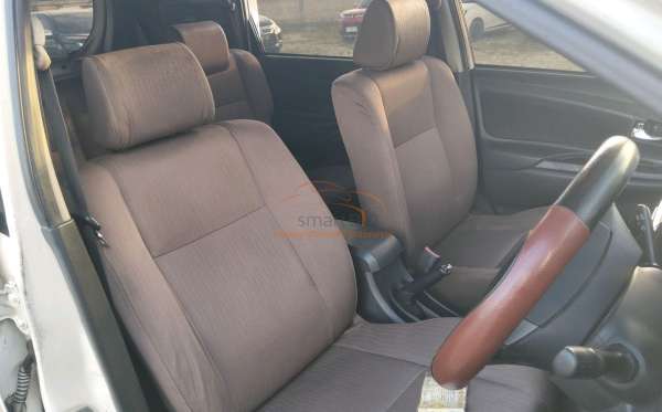 TOYOTA AVANZA