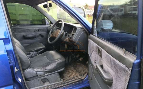TOYOTA  KIJANG  KF83