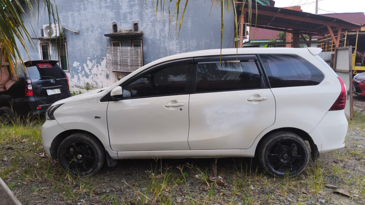 TOYOTA AVANZA 1.3 E