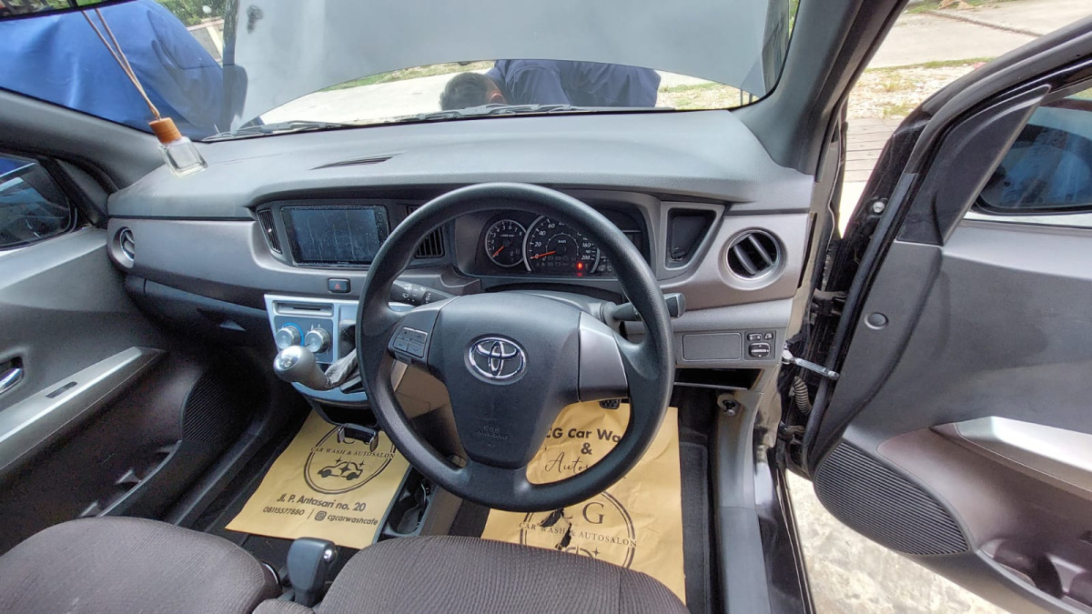 TOYOTA  CALYA  1.2 G M/T