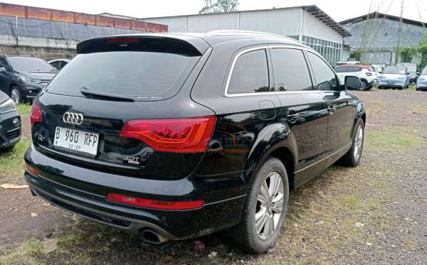 AUDI Q7.30 TFSI