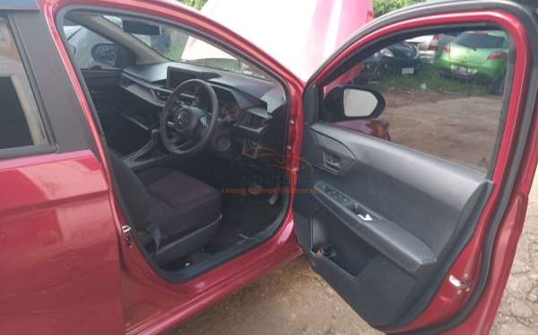 DAIHATSU AYLA 1.2R