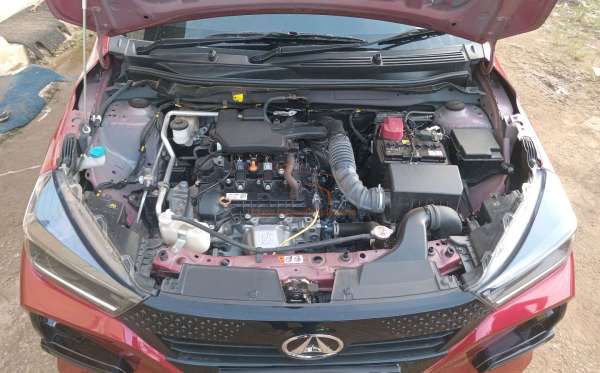 DAIHATSU AYLA 1.2R