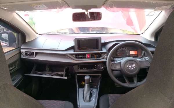 DAIHATSU AYLA 1.2R