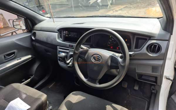 DAIHATSU SIGRA D