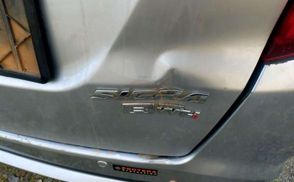 DAIHATSU SIGRA R