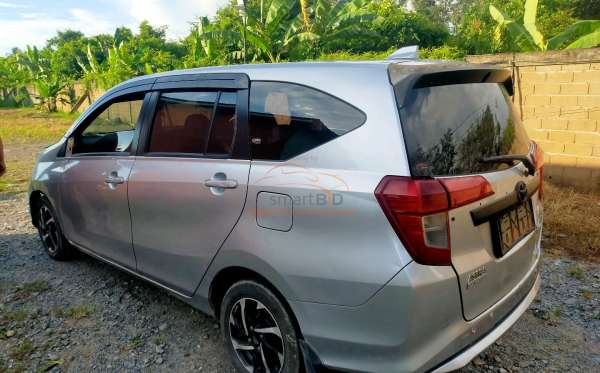 DAIHATSU SIGRA R