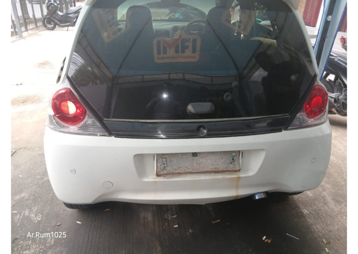 HONDA  BRIO  DD2 1.3 E
