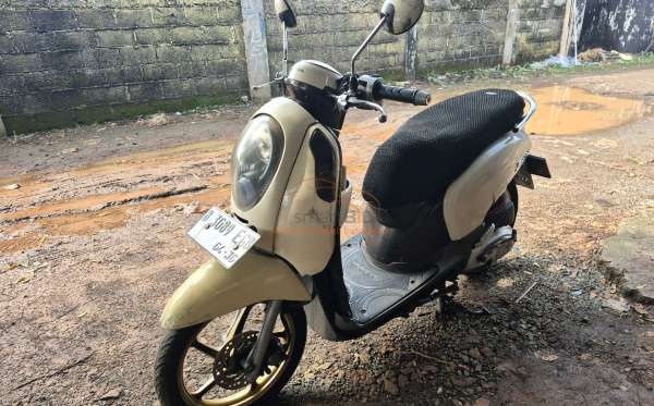 HONDA SCOOPY CW