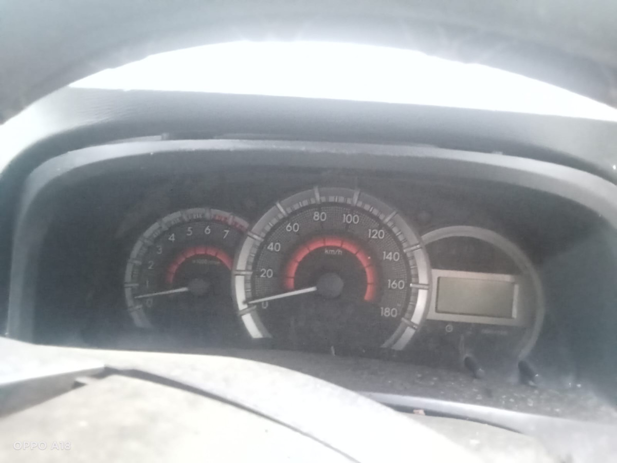 TOYOTA AVANZA 1.3 E