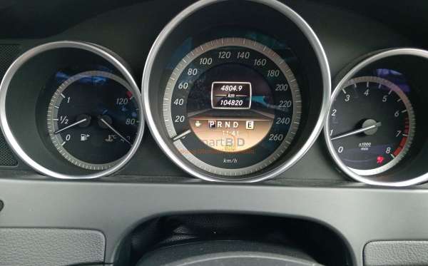 MERCEDES BENZ E 200