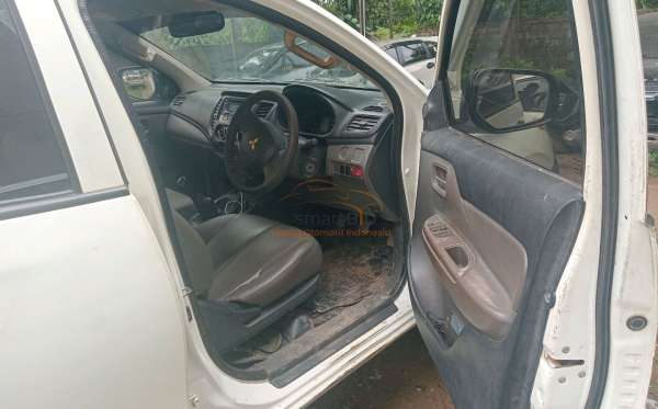MITSUBISHI DC HDX 4X4
