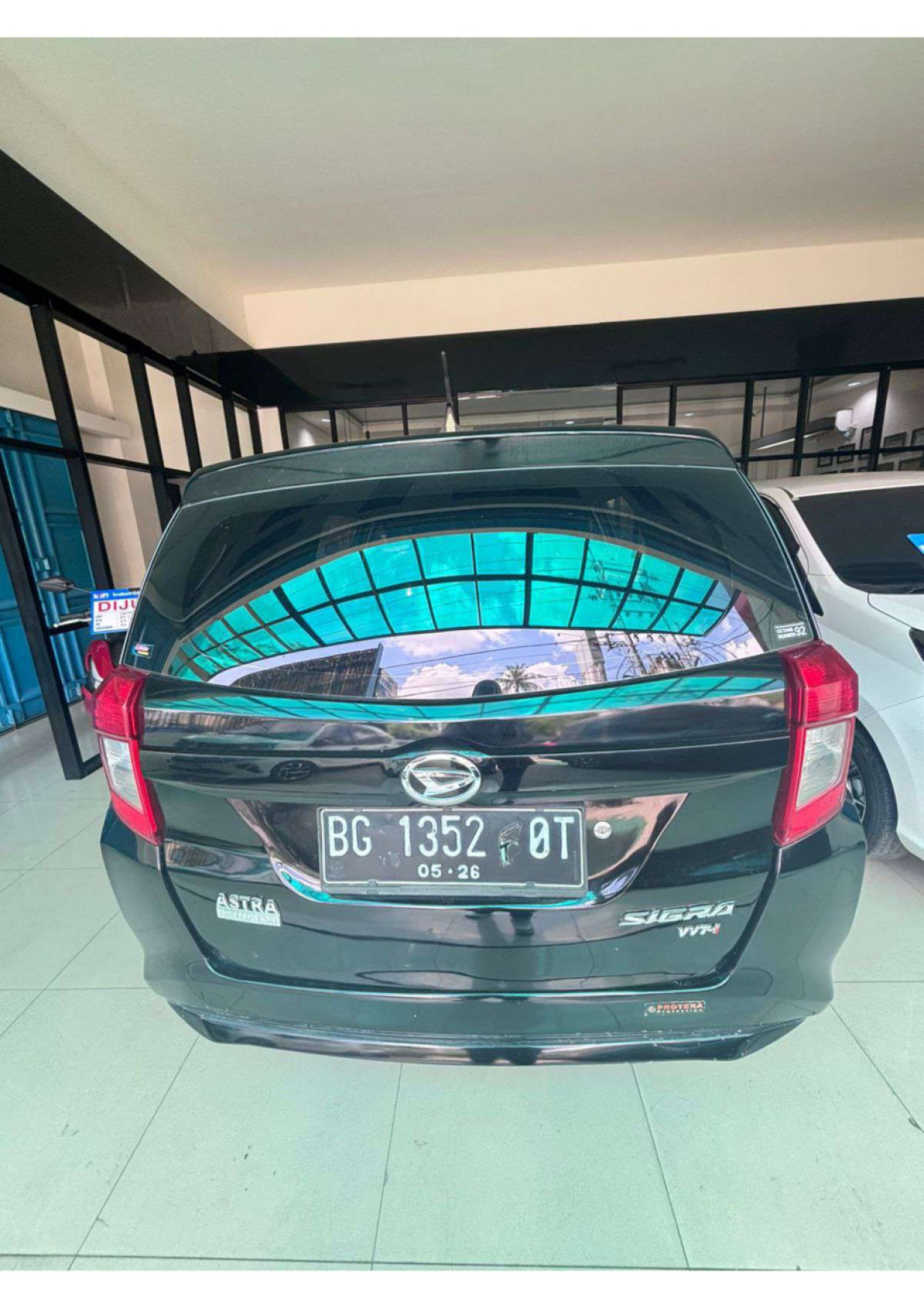 DAIHATSU  SIGRA  D