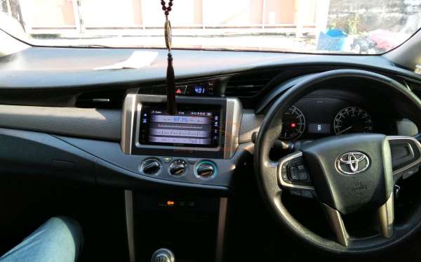 TOYOTA INNOVA