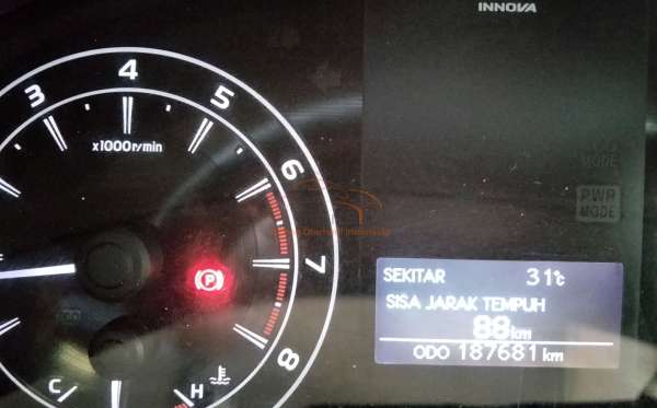 TOYOTA INNOVA