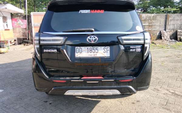 TOYOTA INNOVA