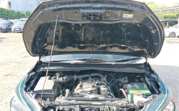 TOYOTA INNOVA