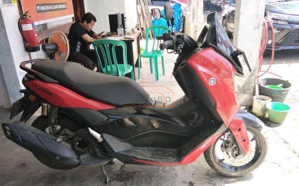 YAMAHA  NMAX