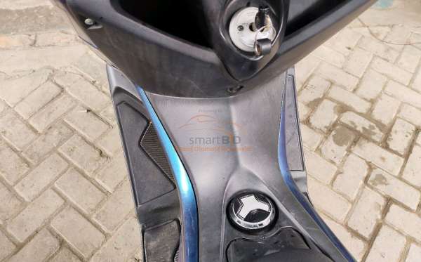 YAMAHA NMAX