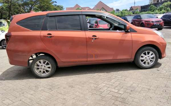 DAIHATSU  SIGRA  X