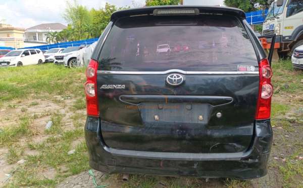 DAIHATSU  XENIA