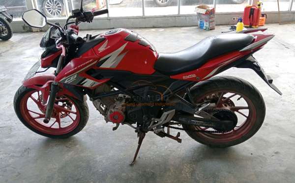 HONDA  CB 150