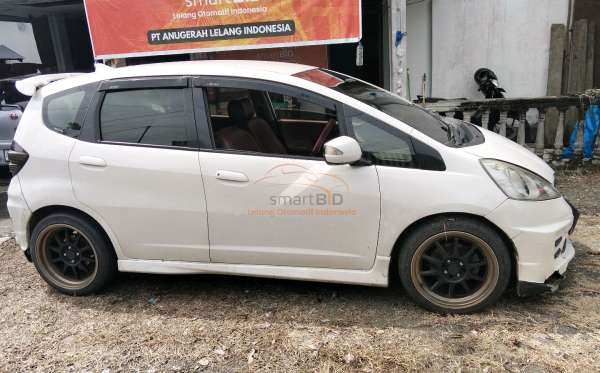 HONDA JAZZ GE8 1.5 E